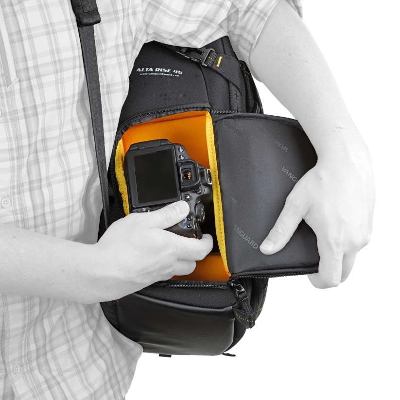Vanguard Alta Rise 45 Camera Backpack - 22lt
