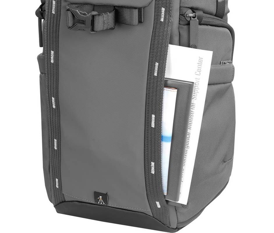 Vanguard VEO Adaptor R44 GY Backpack with USB port - Rear Access