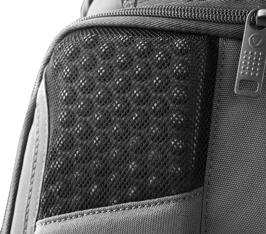 Vanguard VEO Adaptor R44 GY Backpack with USB port - Rear Access