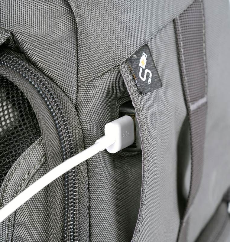 Vanguard VEO Adaptor R44 GY Backpack with USB port - Rear Access