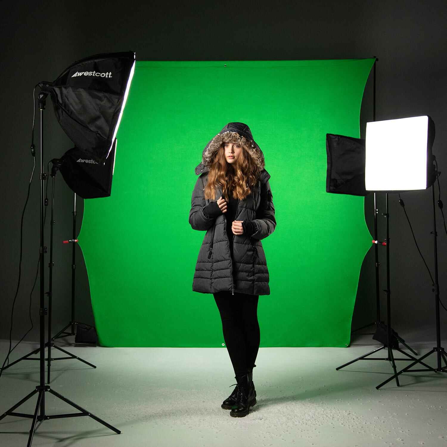 Westcott 130 9x10 ft Wrinkle Resistant Backdrop Screen, Cotton Green Chroma-Key