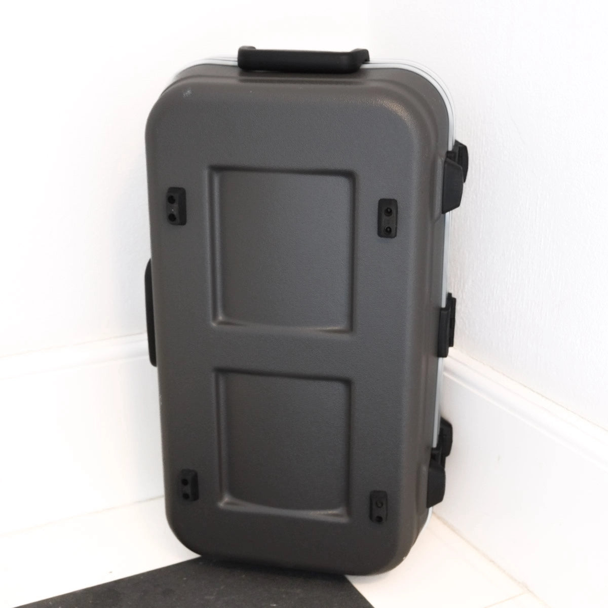 Used Nikon AF-S 600mm F4E FL ED VR Lens - case