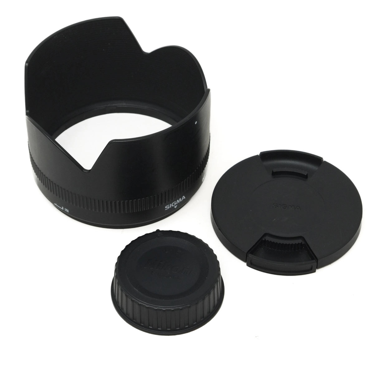 Used Sigma 85mm f1.4 EX DG Nikon - Boxed - lens hood and caps 