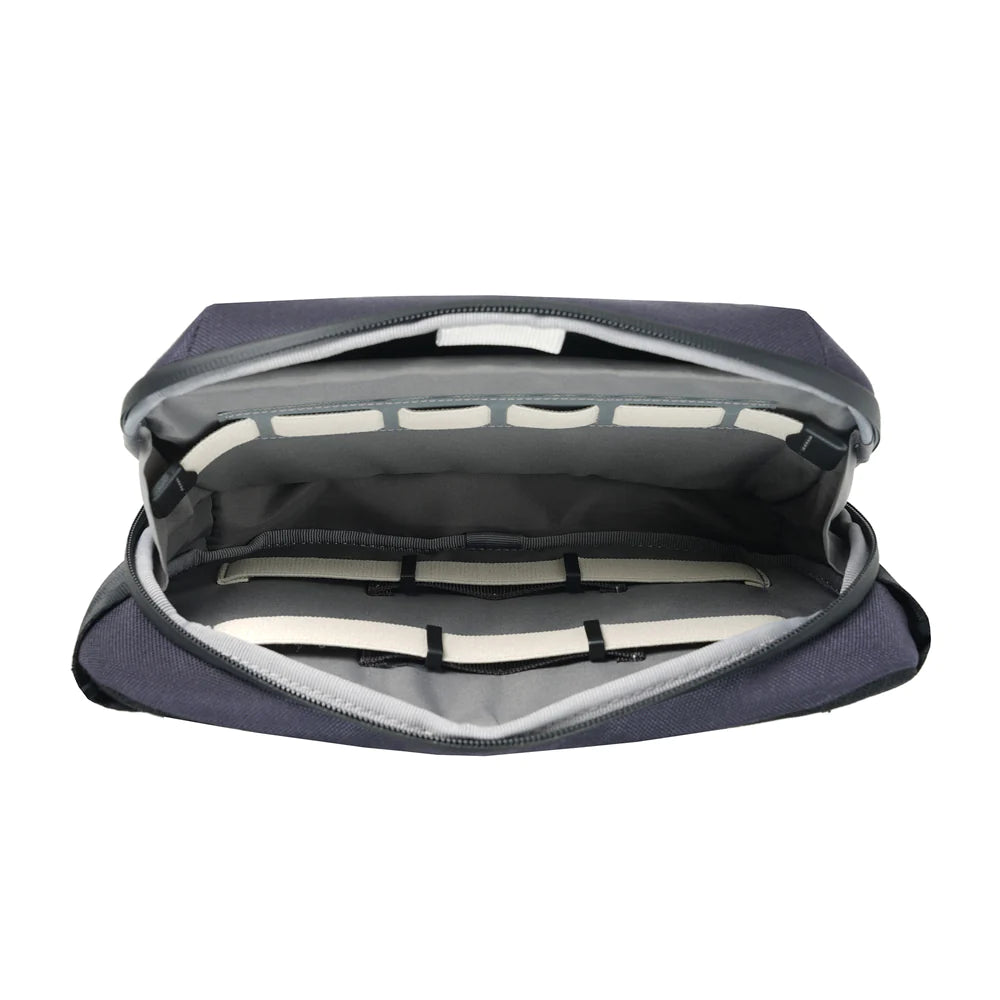 Vanguard VEO City B46 Navy Backpack - 21 Litre