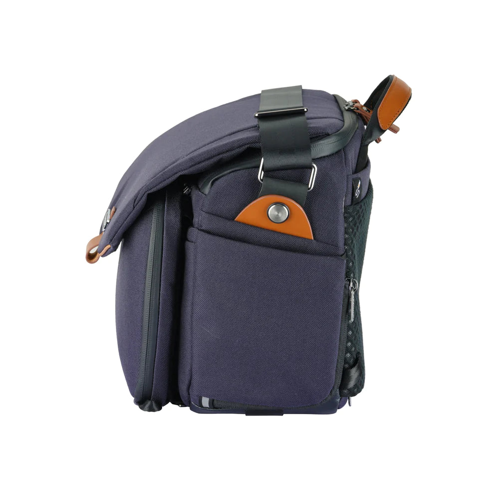 Vanguard VEO City S30 Navy Shoulder Bag - 8 Litres