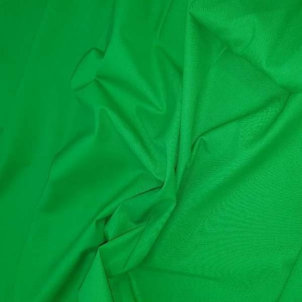 Westcott 130 9x10 ft Wrinkle Resistant Backdrop Screen, Cotton Green Chroma-Key