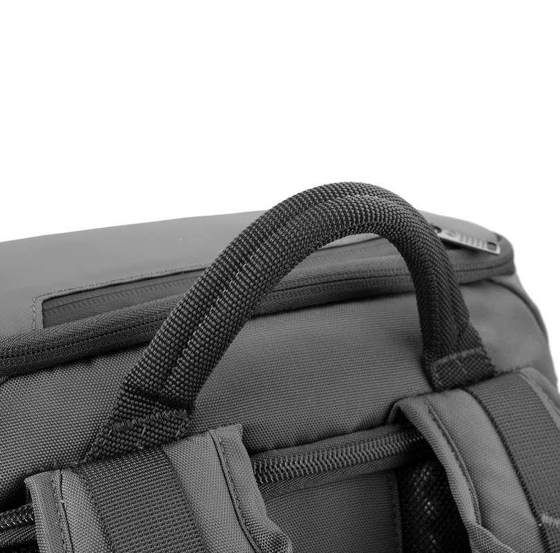*Vanguard VEO Adapter S46 GY 18 Litre Backpack with USB Port